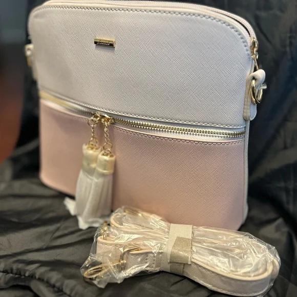 Elegant Two-Tone Crossbody Bag - Picture 2 of 4